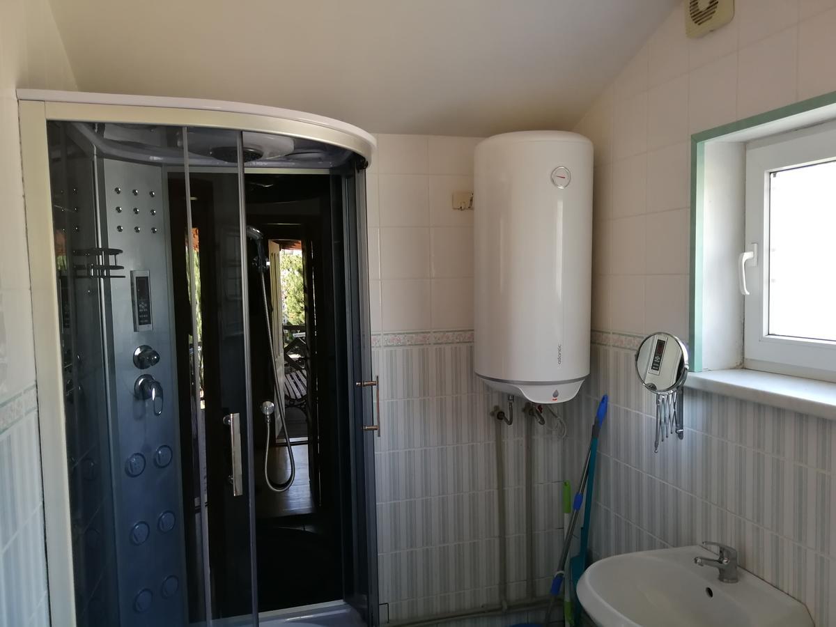 Guest House *